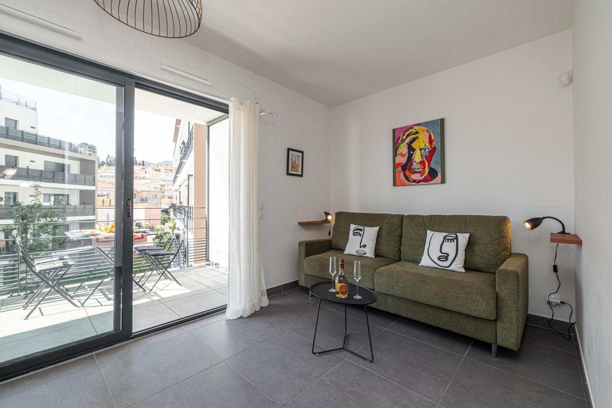 Queen Riviera : Climatisation, Parking, Terrasse Menton Bagian luar foto