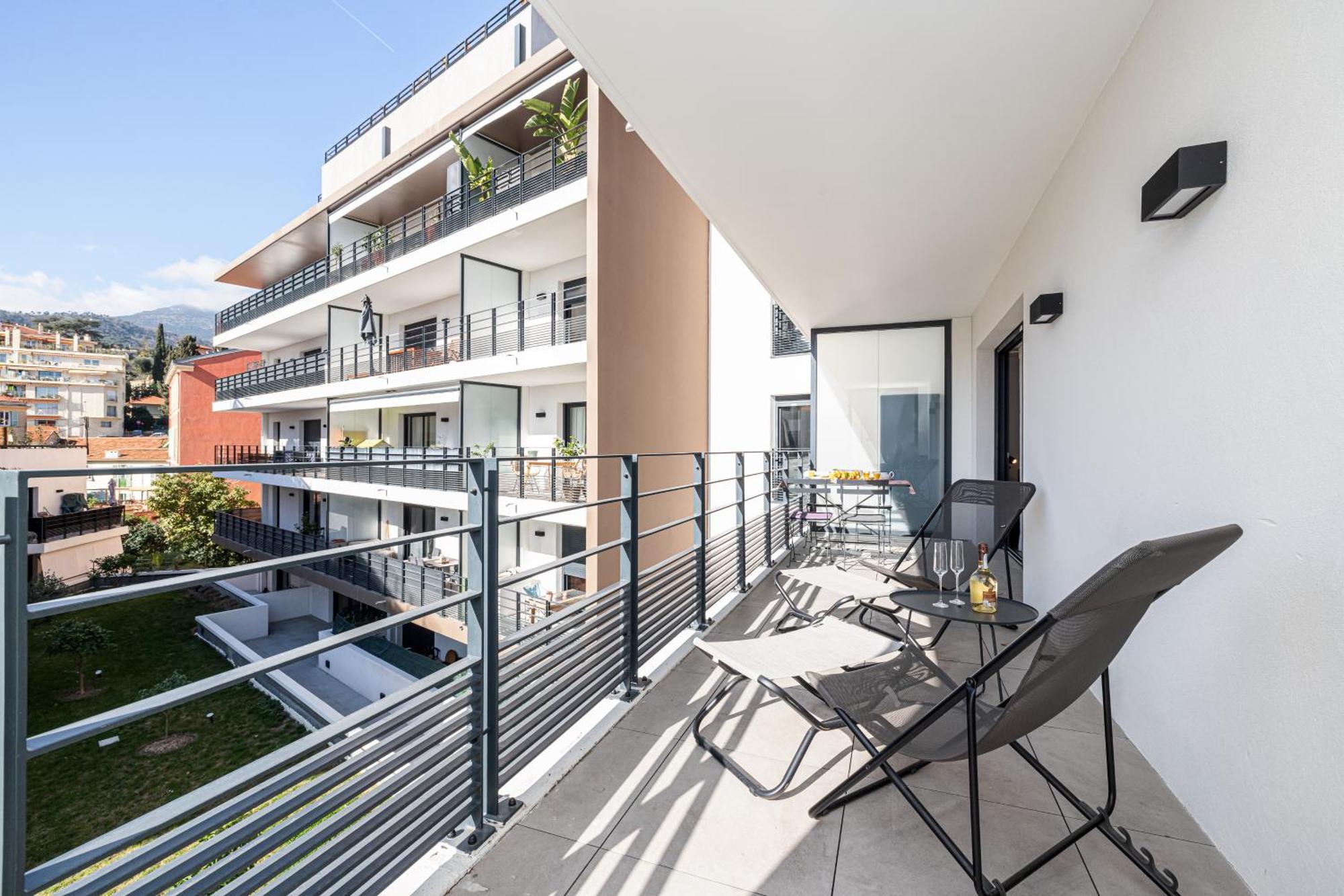 Queen Riviera : Climatisation, Parking, Terrasse Menton Bagian luar foto