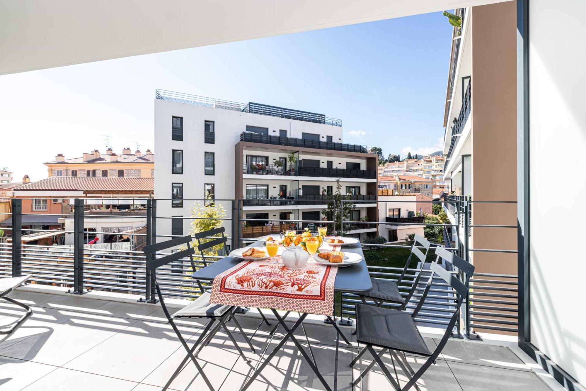 Queen Riviera : Climatisation, Parking, Terrasse Menton Bagian luar foto