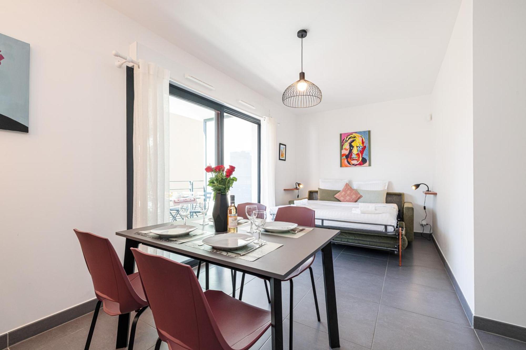 Queen Riviera : Climatisation, Parking, Terrasse Menton Bagian luar foto