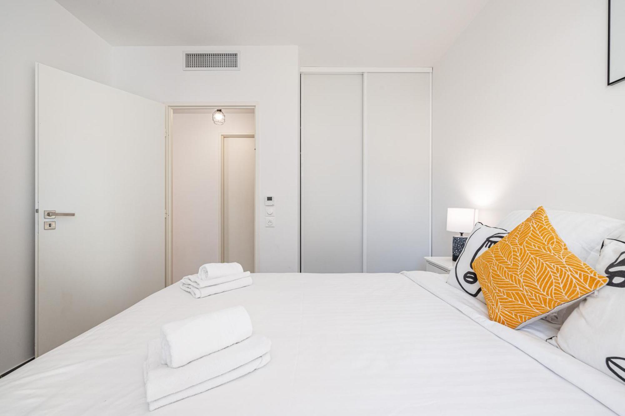 Queen Riviera : Climatisation, Parking, Terrasse Menton Bagian luar foto