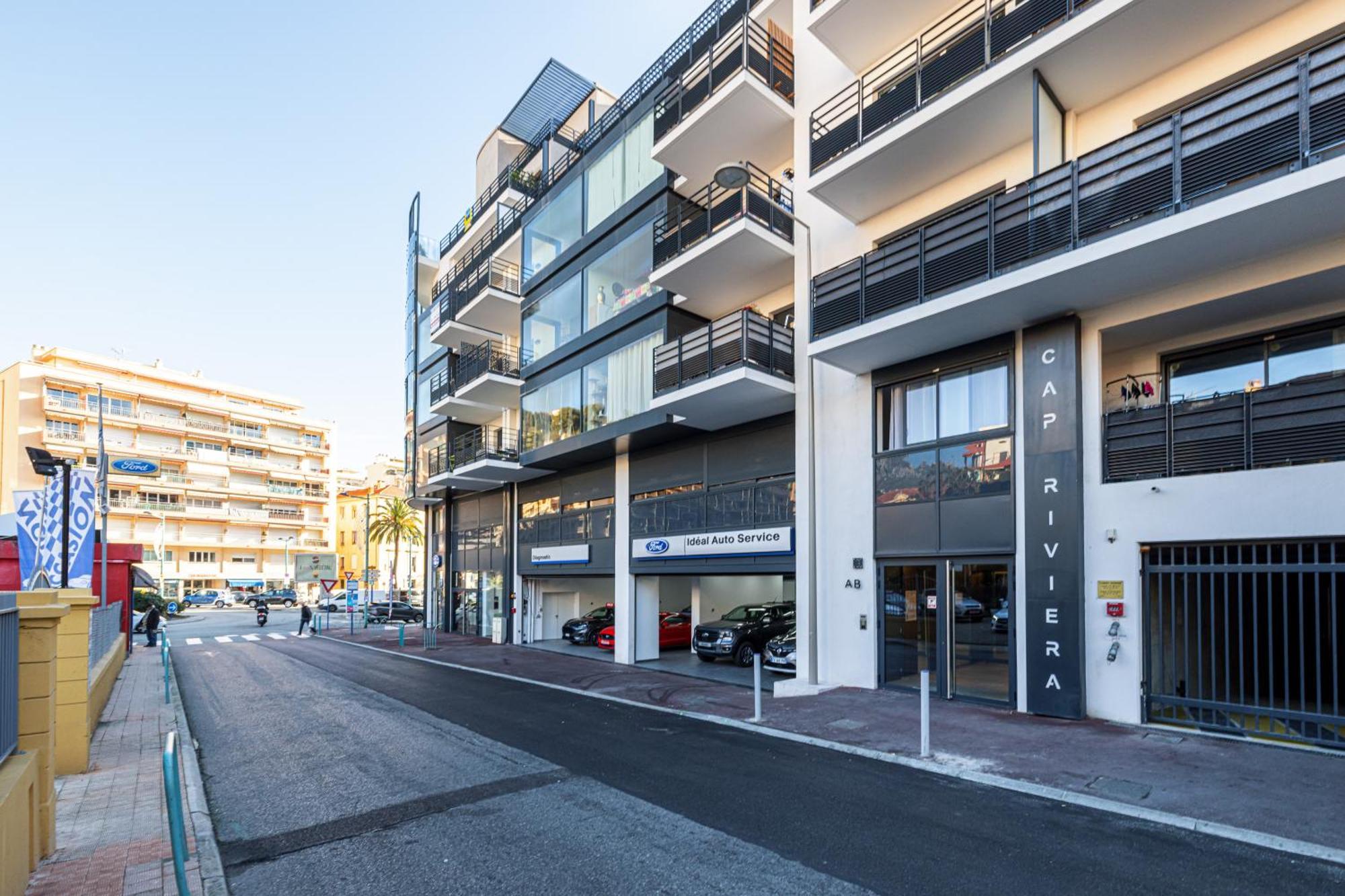 Queen Riviera : Climatisation, Parking, Terrasse Menton Bagian luar foto